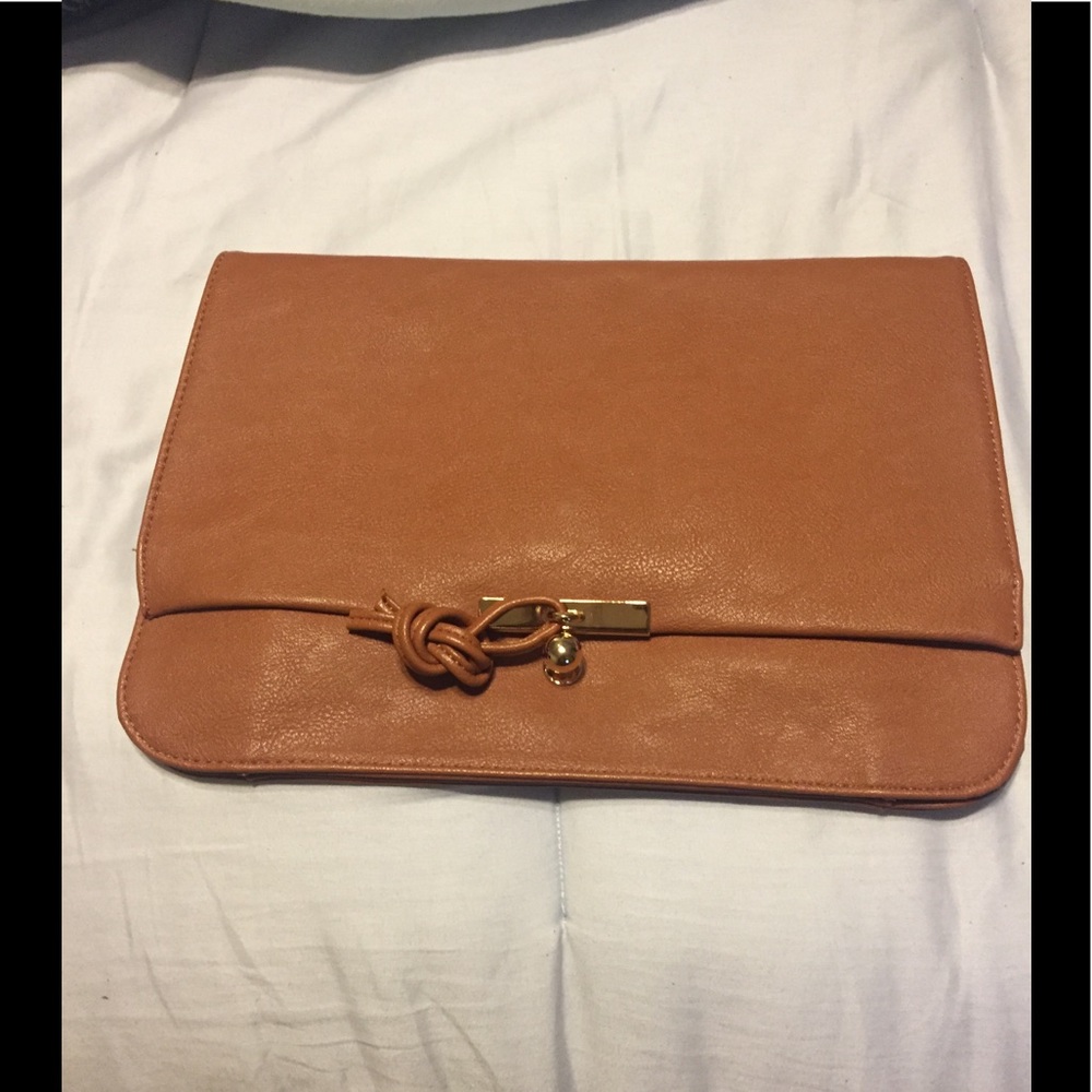 NWOT camel envelope purse w/strap & back pocket